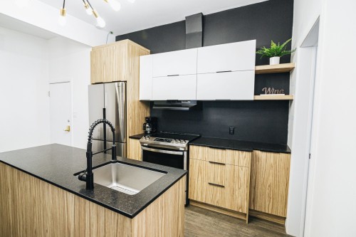 Dwelling - 1015  - 1023 Rue St-Jean, Québec (La Cité-Limoilou), QC - Indoor Photo Showing Kitchen