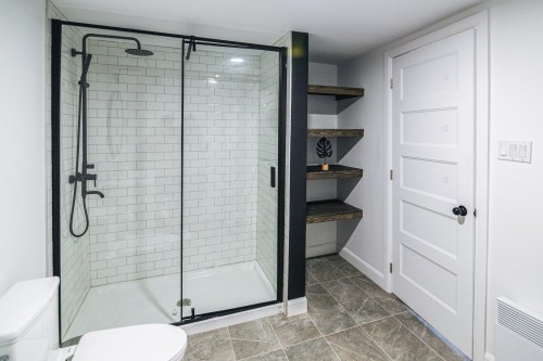 Dwelling - 1015  - 1023 Rue St-Jean, Québec (La Cité-Limoilou), QC - Indoor Photo Showing Bathroom