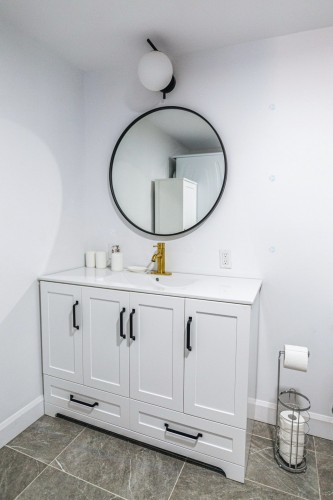 Dwelling - 1015  - 1023 Rue St-Jean, Québec (La Cité-Limoilou), QC - Indoor Photo Showing Bathroom