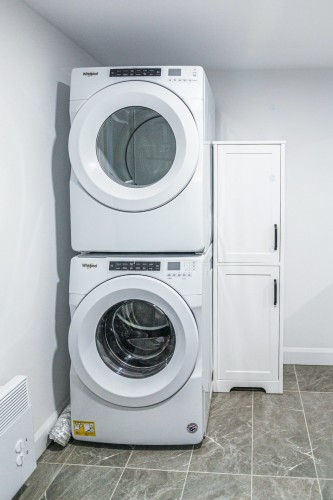 Dwelling - 1015  - 1023 Rue St-Jean, Québec (La Cité-Limoilou), QC - Indoor Photo Showing Laundry Room