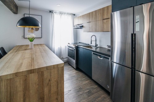 Dwelling - 1015  - 1023 Rue St-Jean, Québec (La Cité-Limoilou), QC - Indoor Photo Showing Kitchen
