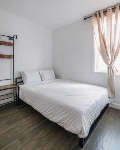Dwelling - 1015  - 1023 Rue St-Jean, Québec (La Cité-Limoilou), QC - Indoor Photo Showing Bedroom