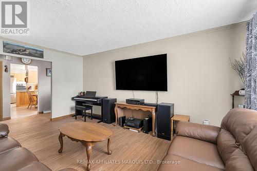 116 Lottie Avenue, Cornwall, ON - Indoor Photo Showing Living Room