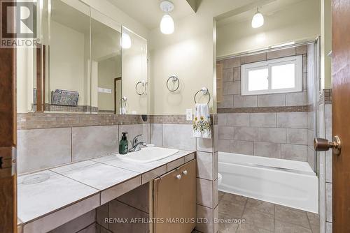 116 Lottie Avenue, Cornwall, ON - Indoor Photo Showing Bathroom