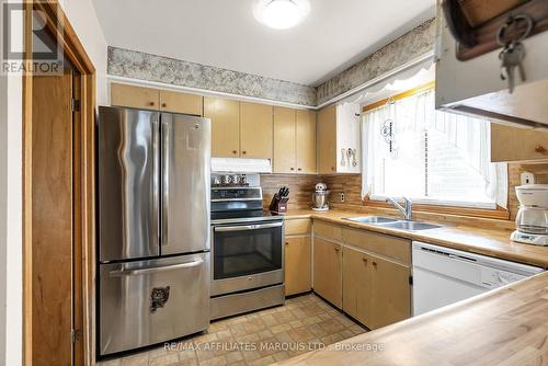 116 Lottie Avenue, Cornwall, ON - Indoor Photo Showing Kitchen With Double Sink