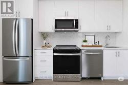 1302 - 335 WHEAT BOOM DRIVE  Oakville, ON L6H 7Y1