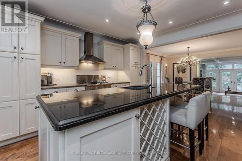 149 North Shore Boulevard E, Burlington, ON - Indoor Photo Showing Kitchen With Upgraded Kitchen
