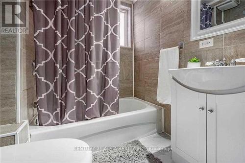 182 John Street, Hamilton, ON - Indoor Photo Showing Bathroom