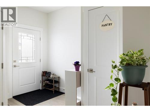 1999 15 Avenue Unit# 25, Vernon, BC - Indoor Photo Showing Other Room