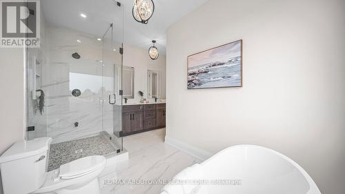 1 West Avenue, Hamilton, ON - Indoor Photo Showing Bathroom