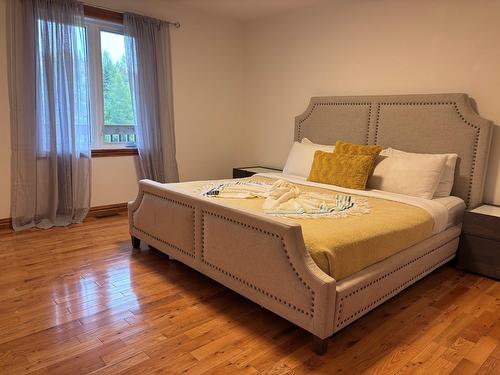 Bedroom - 649 Ch. Du Lac-Quenouille, Lac-Supérieur, QC - Indoor Photo Showing Bedroom