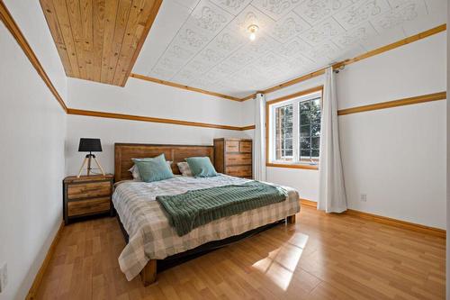 Bedroom - 649 Ch. Du Lac-Quenouille, Lac-Supérieur, QC - Indoor Photo Showing Bedroom