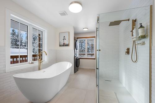 Bathroom - 649 Ch. Du Lac-Quenouille, Lac-Supérieur, QC - Indoor Photo Showing Bathroom