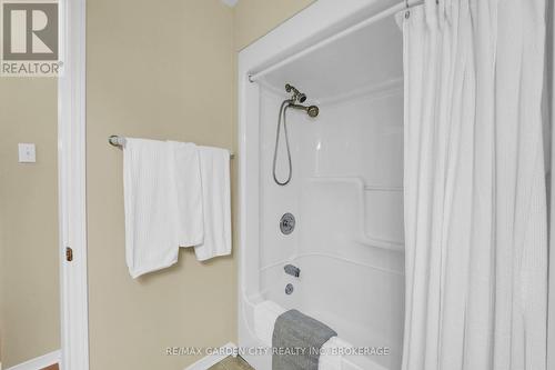 176 Beckett Crescent, Pelham (Fonthill), ON - Indoor Photo Showing Bathroom