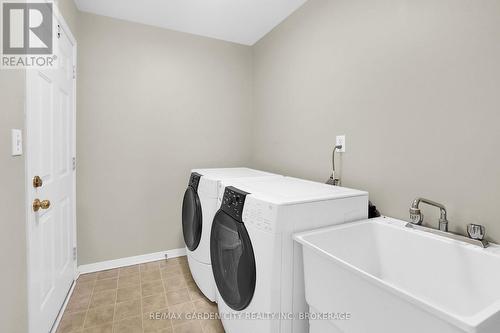 176 Beckett Crescent, Pelham (Fonthill), ON - Indoor Photo Showing Laundry Room