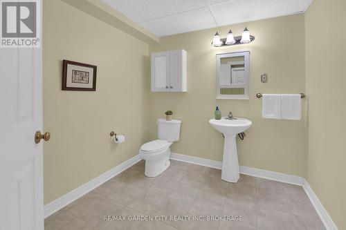 176 Beckett Crescent, Pelham (Fonthill), ON - Indoor Photo Showing Bathroom