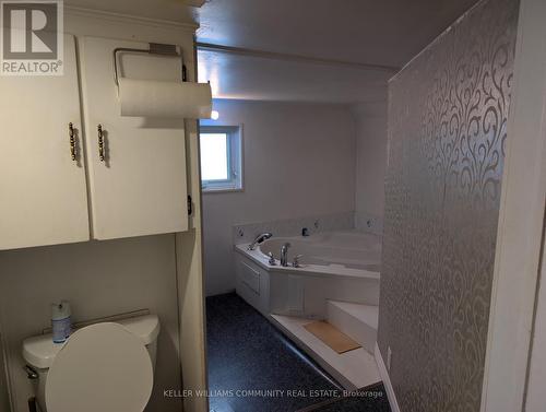 222 London Street, Peterborough (Town Ward 3), ON - Indoor Photo Showing Bathroom