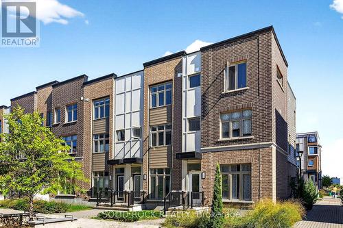 520 OZAWA PRIVATE  Ottawa, ON K1K 4Z8