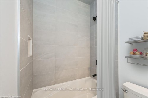 507-101 Locke Street S, Hamilton, ON - Indoor Photo Showing Bathroom