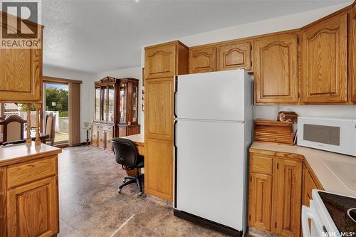 109 1St Avenue E, Gravelbourg, SK - Indoor Photo Showing Kitchen
