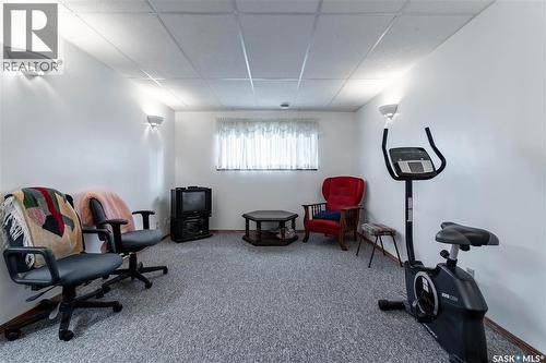 109 1St Avenue E, Gravelbourg, SK - Indoor