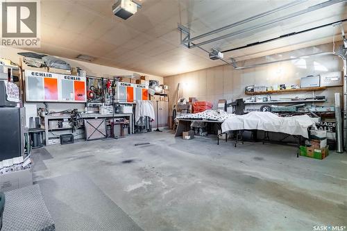 109 1St Avenue E, Gravelbourg, SK - Indoor Photo Showing Garage