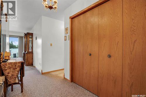 109 1St Avenue E, Gravelbourg, SK - Indoor