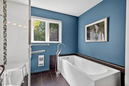 Salle de bains - 208 Rue Des Cerfs, Farnham, QC - Indoor Photo Showing Bathroom