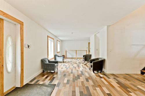 Hall d'entrée/Vestibule - 1000Z 10E Rang, Saint-Herménégilde, QC 