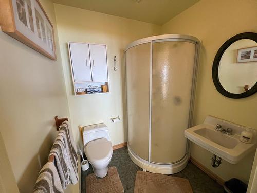 Bathroom - 200 Boul. Perron E., Caplan, QC - Indoor Photo Showing Bathroom