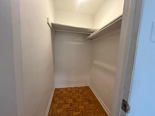 Walk-in closet - 2802 Rue Modugno, Montréal (Saint-Laurent), QC - Indoor Photo Showing Other Room