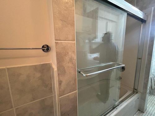 Bathroom - 2802 Rue Modugno, Montréal (Saint-Laurent), QC - Indoor Photo Showing Bathroom