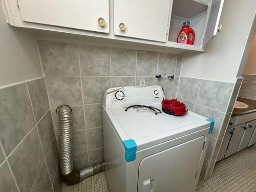 Bathroom - 2802 Rue Modugno, Montréal (Saint-Laurent), QC - Indoor Photo Showing Laundry Room