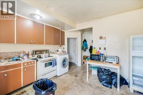 156 Haig Street Street, Warfield, BC - Indoor Photo Showing Kitchen