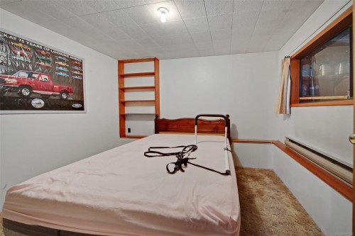 5886 Broadway Rd, Nanaimo, BC 