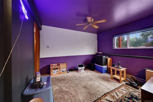 5886 Broadway Rd, Nanaimo, BC 