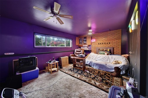 5886 Broadway Rd, Nanaimo, BC 