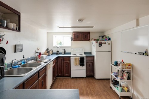 3883 Douglas St, Saanich, BC 