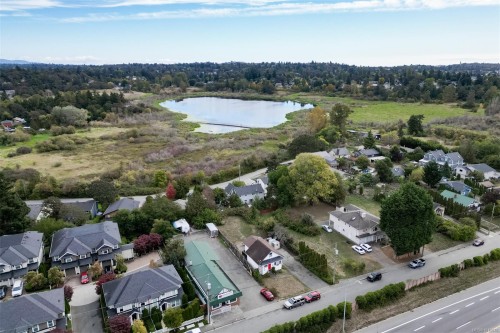 3883 Douglas St, Saanich, BC 