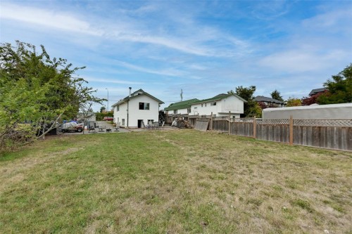 3883 Douglas St, Saanich, BC 