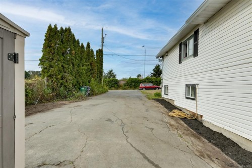 3883 Douglas St, Saanich, BC 