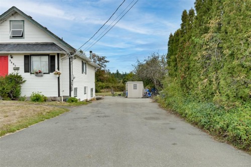 3883 Douglas St, Saanich, BC 