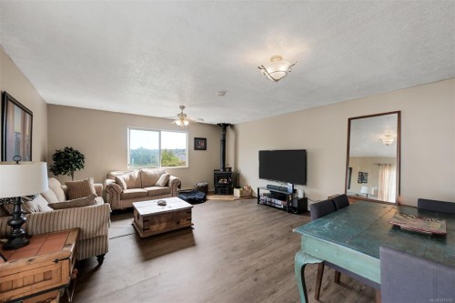 3883 Douglas St, Saanich, BC 