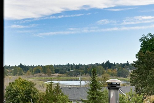 3883 Douglas St, Saanich, BC 