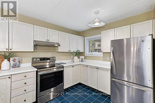 24 - 409 Mariners Way, Collingwood, ON - Indoor Photo Showing Kitchen