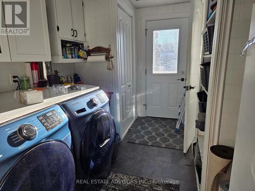1069 Bird Road, Haldimand, ON - Indoor Photo Showing Laundry Room