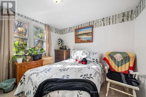 91 Pine Avenue, Dysart Et Al (Dysart), ON - Indoor Photo Showing Bedroom