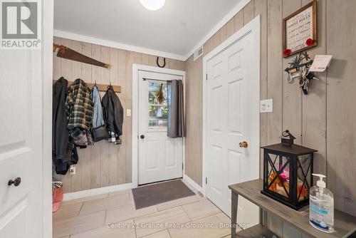 91 Pine Avenue, Dysart Et Al (Dysart), ON - Indoor Photo Showing Other Room