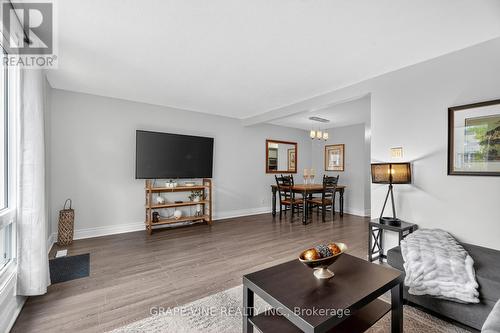 61 - 34 Sherway Drive, Ottawa, ON - Indoor Photo Showing Living Room