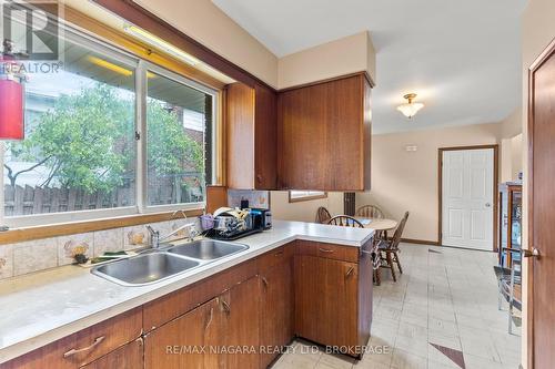 6611 Margaret Street, Niagara Falls (Arad/Fallsview), ON - Indoor Photo Showing Kitchen With Double Sink